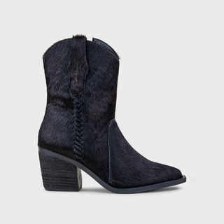 Marcela Botín Cowboy Negro