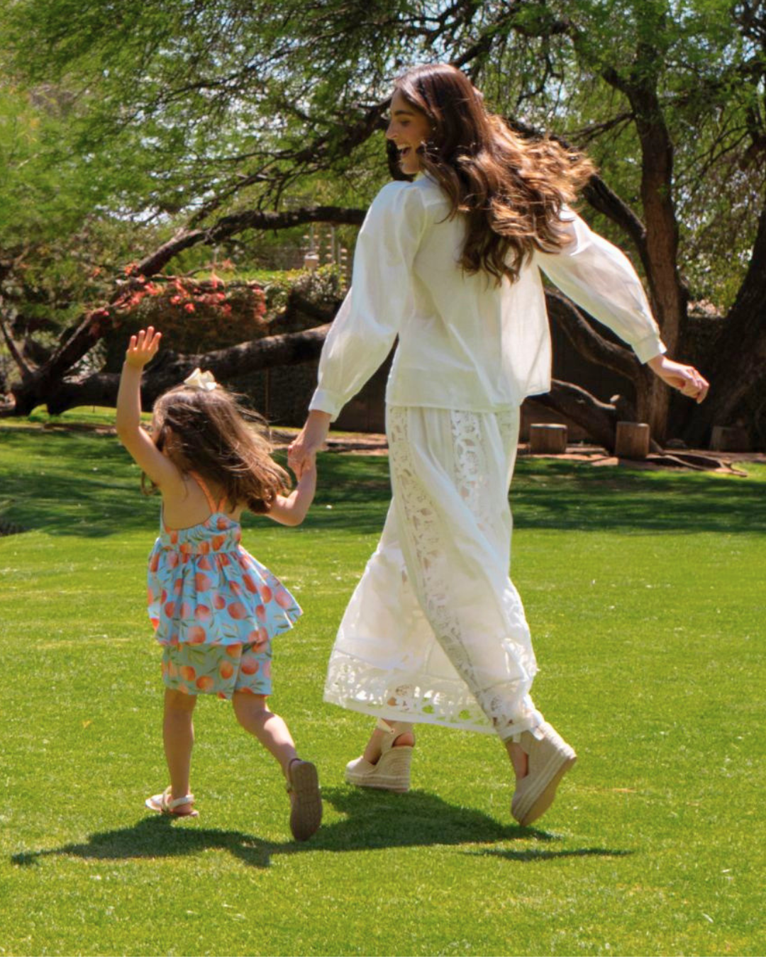 Set Falda y Camisa con Encaje Blanco