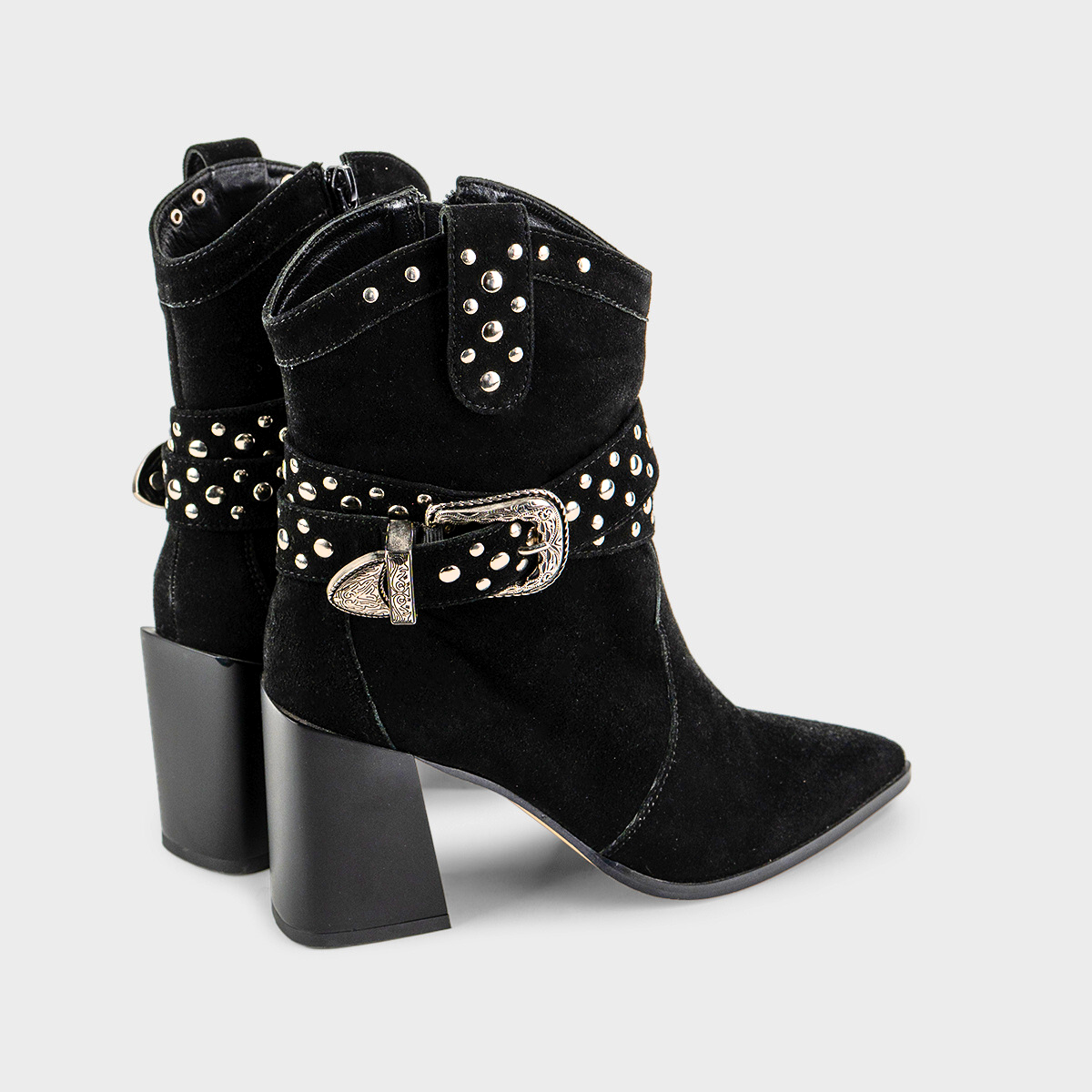 Mariel Botín Cowboy Negro