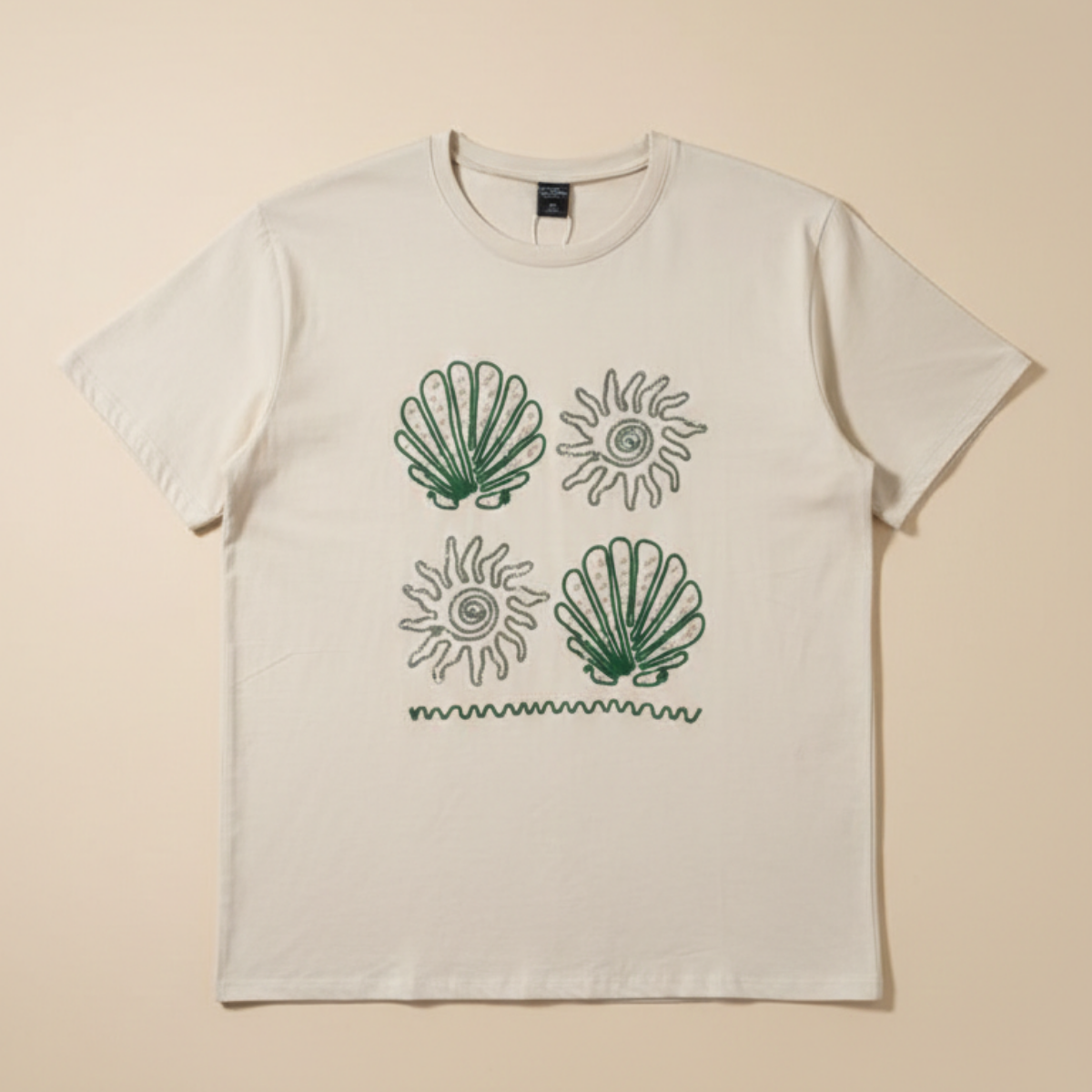 T-Shirt Marfil estampada de algodón oversized femenina -  Conchas