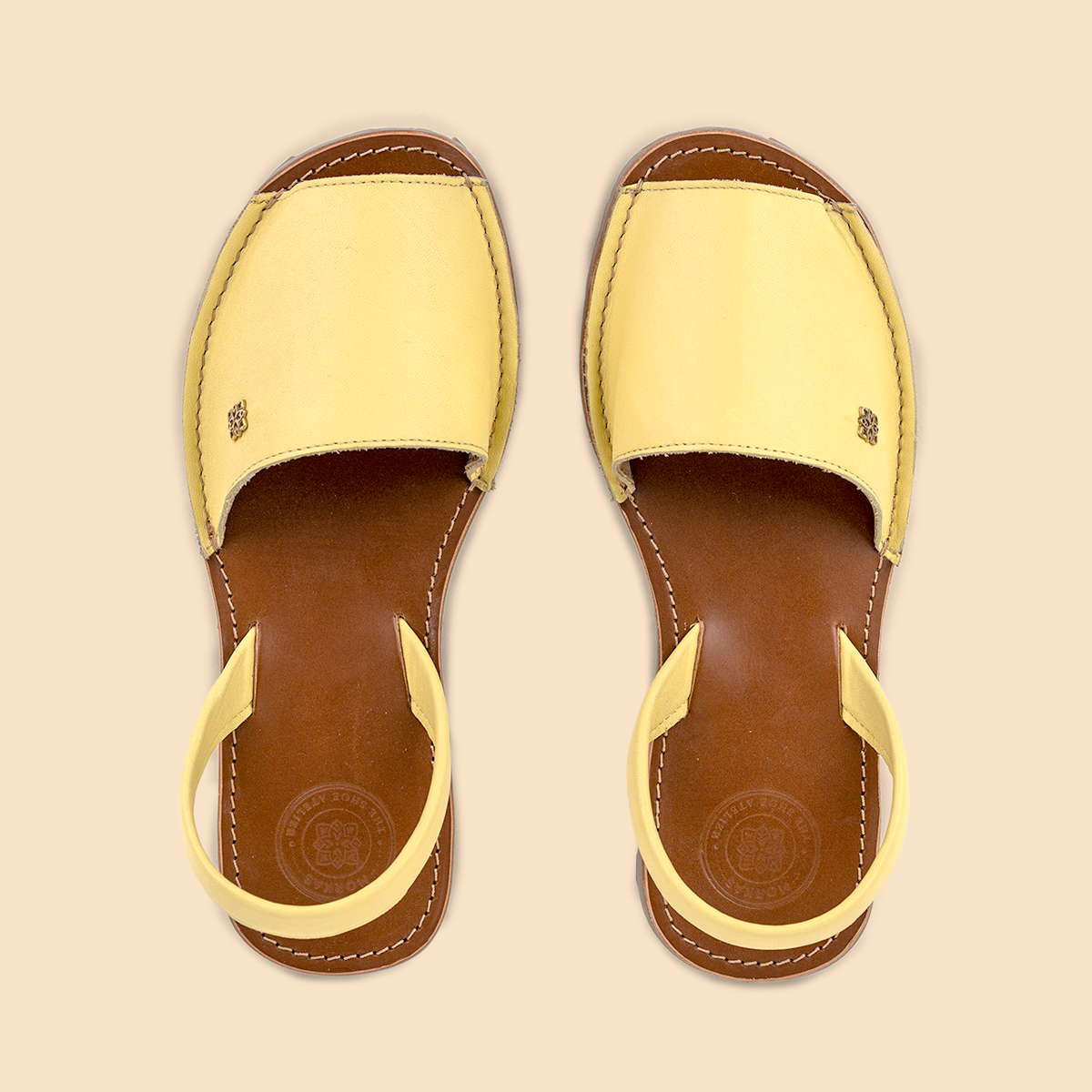 Andrea Amarillo Pastel